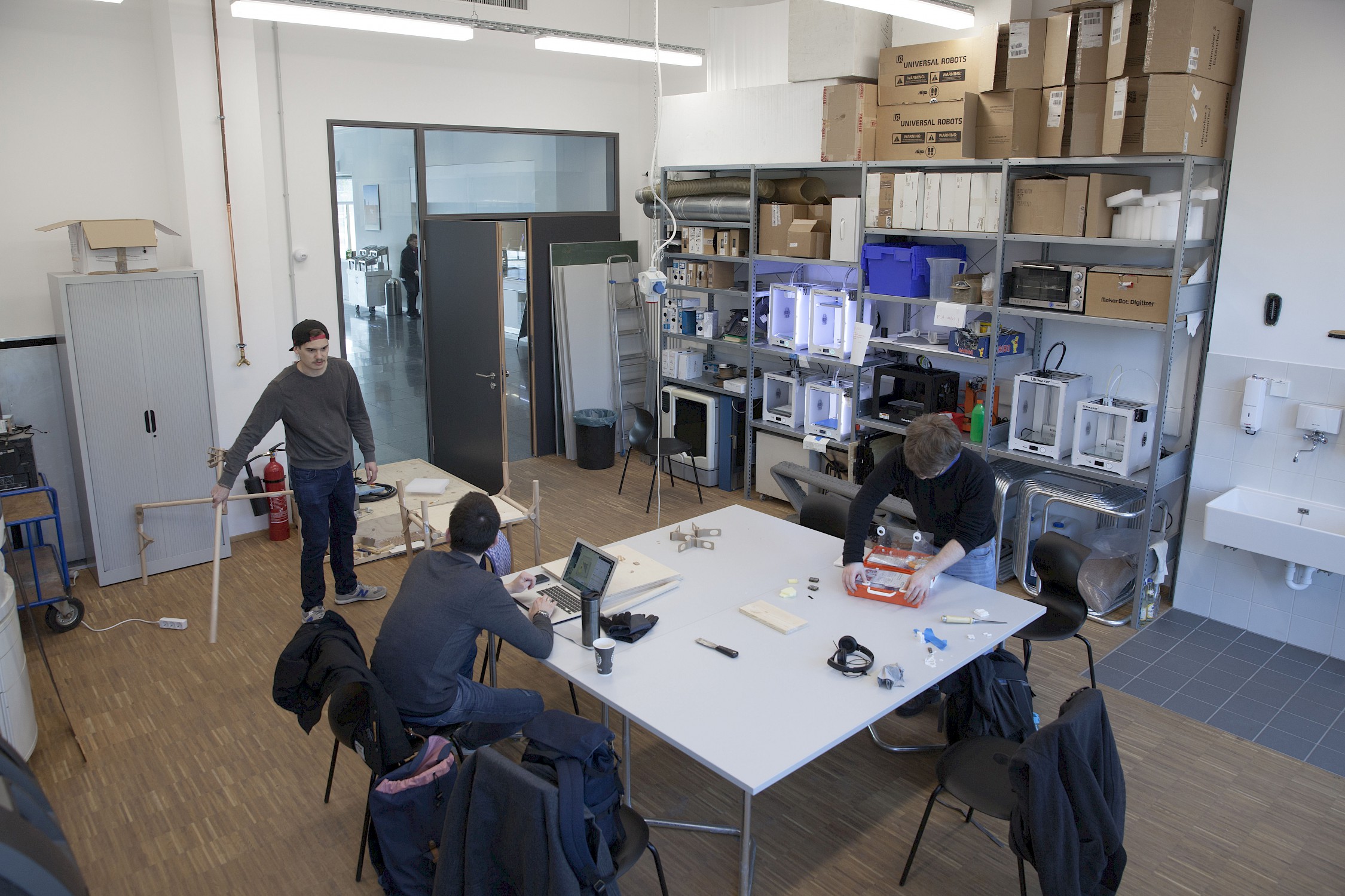 Bildname: folkwang-industrial-design-advanced_technology_lab-uudpjx