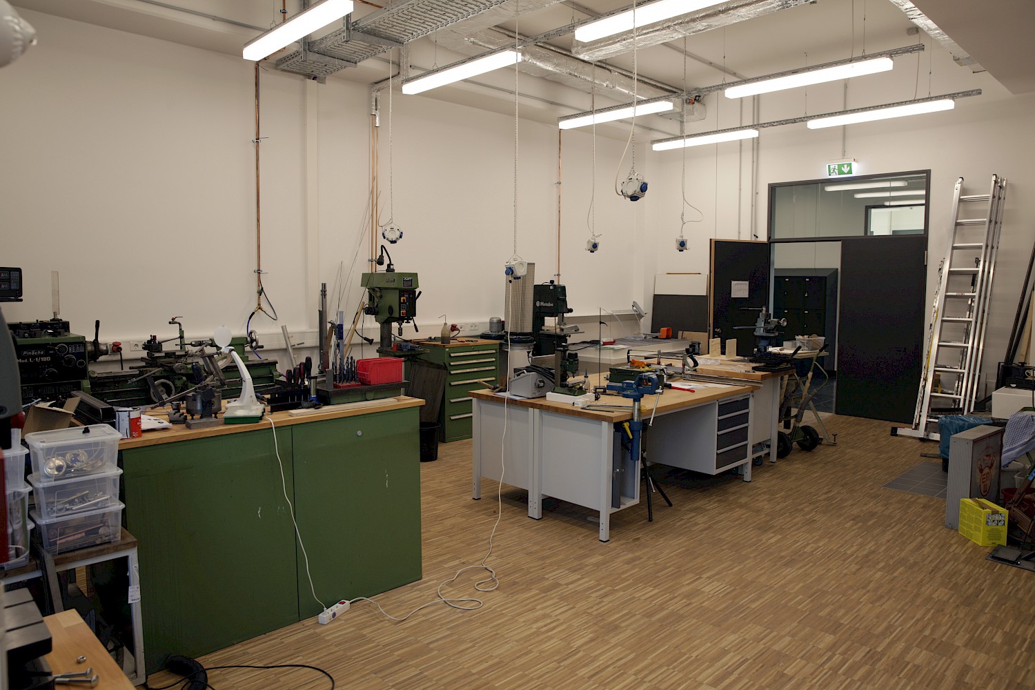 Bildname: folkwang-industrial-design-elektromechanische_werkstatt-hmdhpf